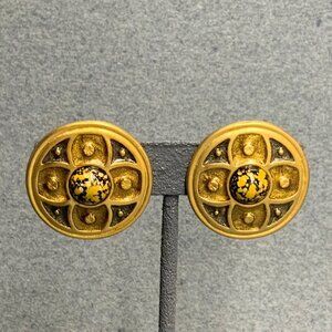 Shield Medallion Clip On Earrings 1.25 In Gold Black Speckled Retro Vintage Glam